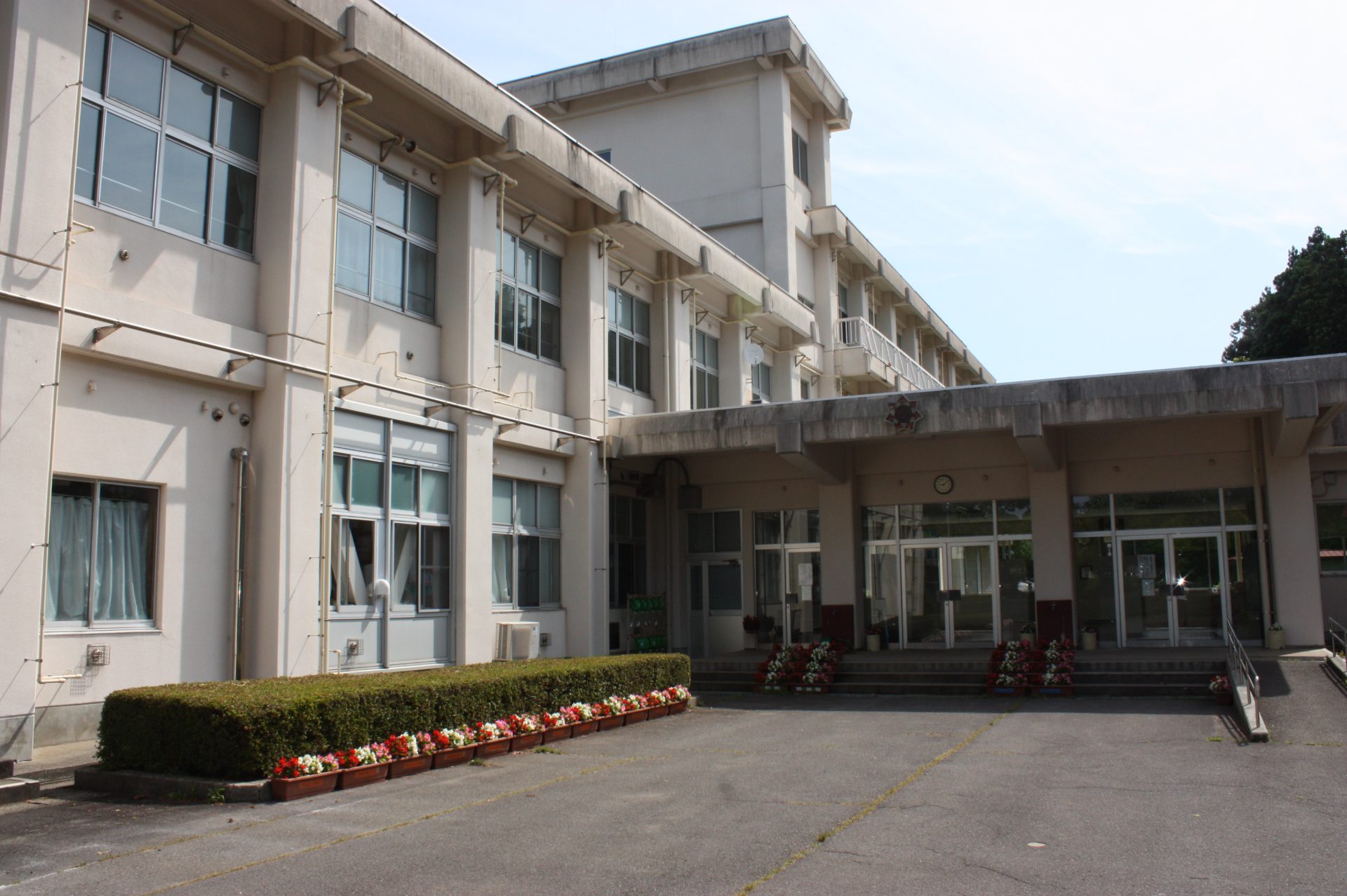 写真：子吉小学校の校舎