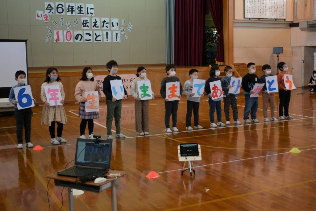 写真：3年生の学年発表の様子1