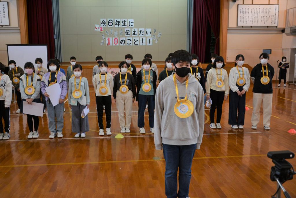 写真：６年生ありがとう集会の様子1