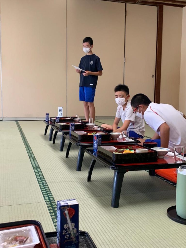 写真：朝食の様子2