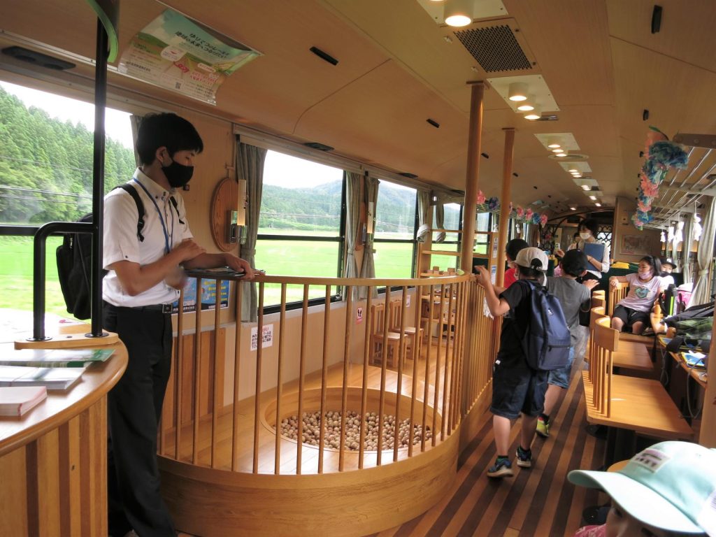 写真：鳥海おもちゃ列車の様子4