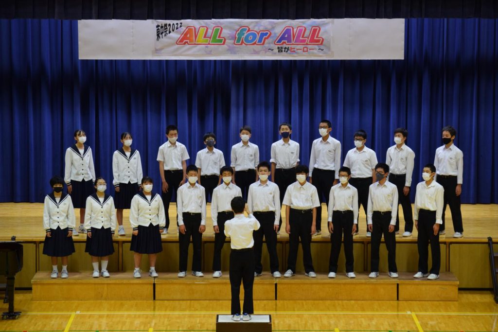 写真：学年合唱の様子2