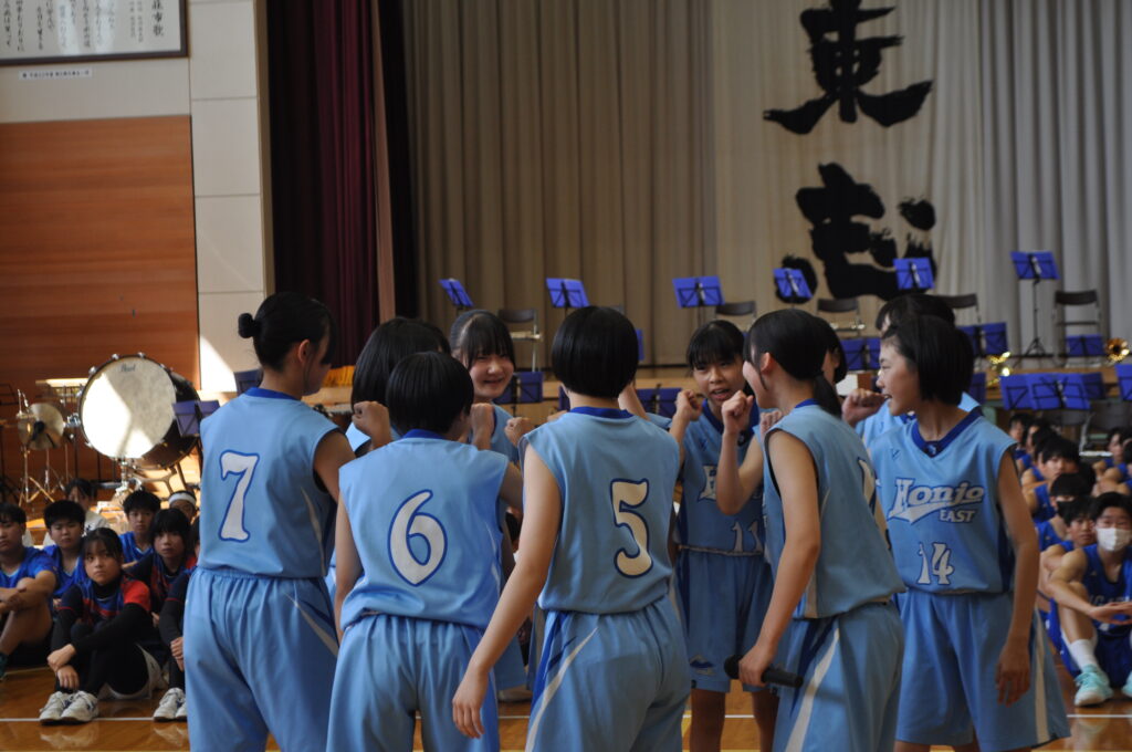女子バスケットボール部円陣
