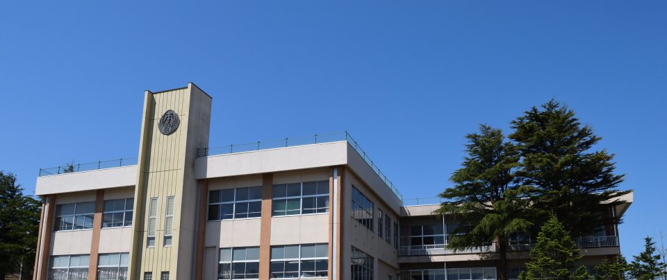 写真：鶴舞小学校の校舎