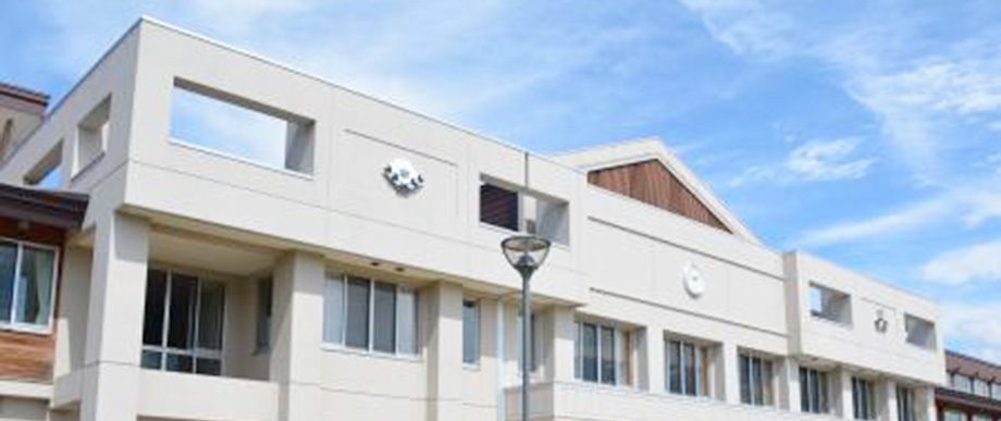 写真：矢島中学校の校舎